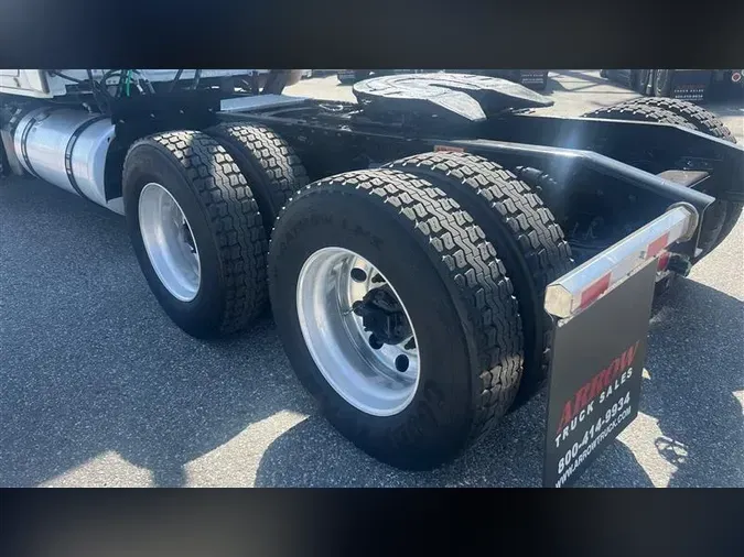 2019 FREIGHTLINER CA126