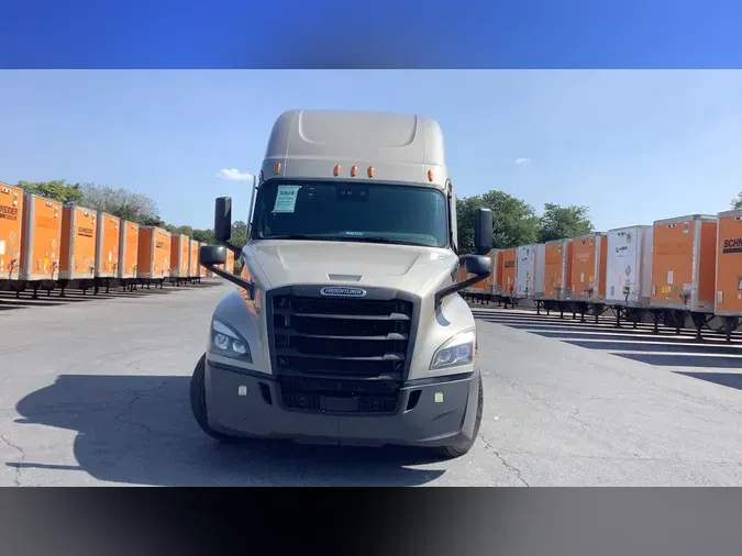 2024 Freightliner Cascadia 126
