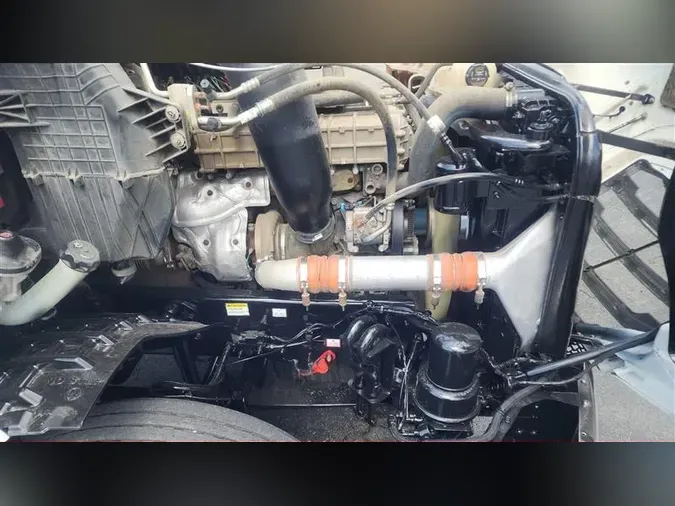2019 FREIGHTLINER CA126