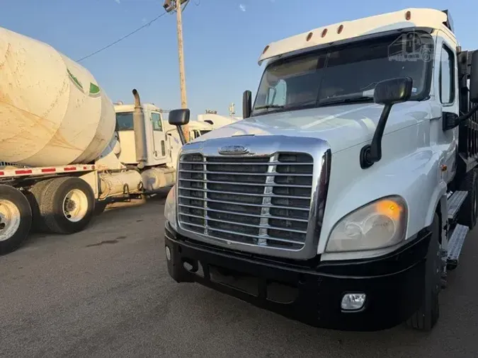 2015 FREIGHTLINER CASCADIA 1255d98791f16e318594d6c3bcc3cb416eb