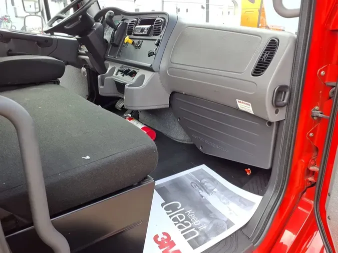 2019 FREIGHTLINER/MERCEDES M2 106