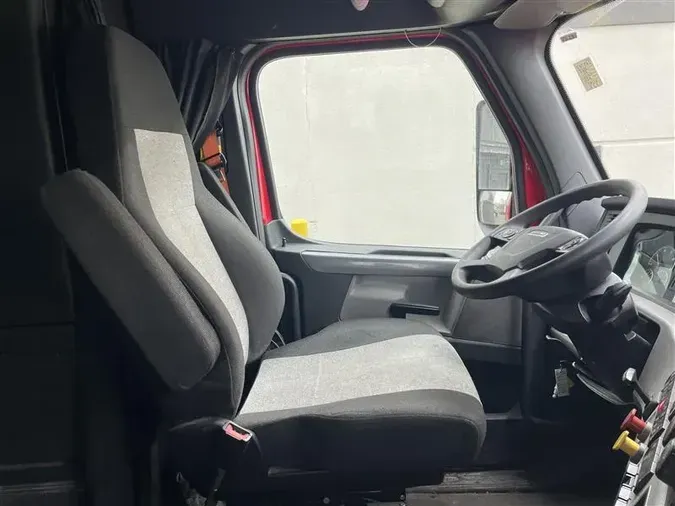 2022 FREIGHTLINER CA126