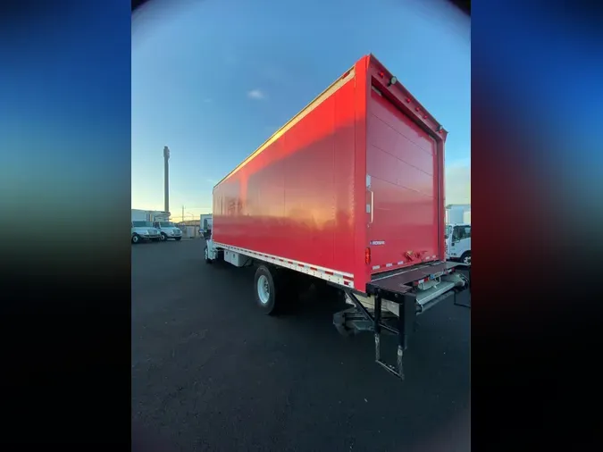 2017 FREIGHTLINER/MERCEDES M2 106