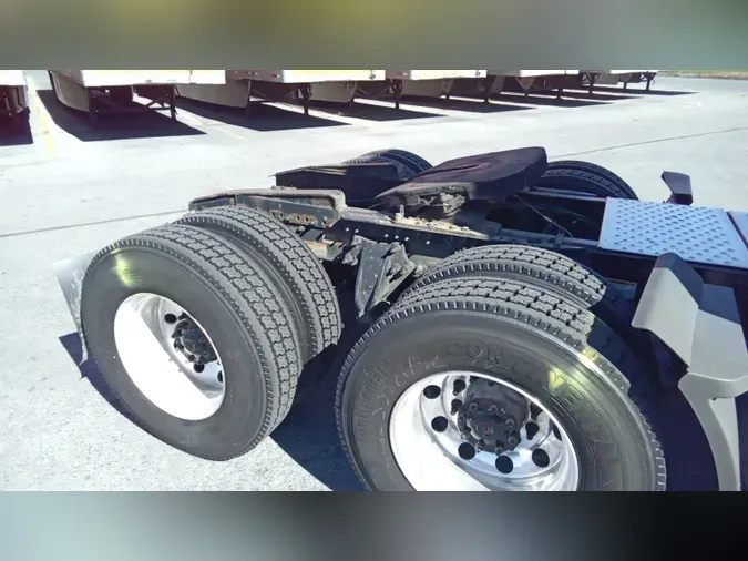 2021 Freightliner Cascadia 126