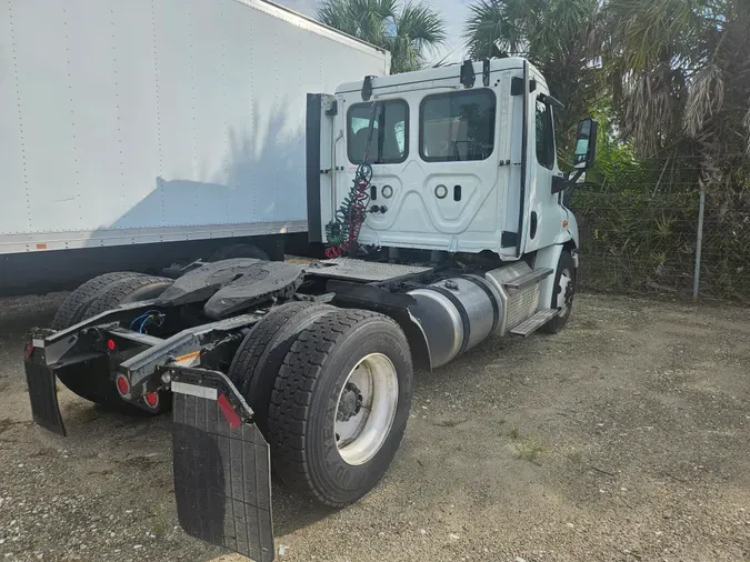 2020 FREIGHTLINER/MERCEDES CASCADIA 113