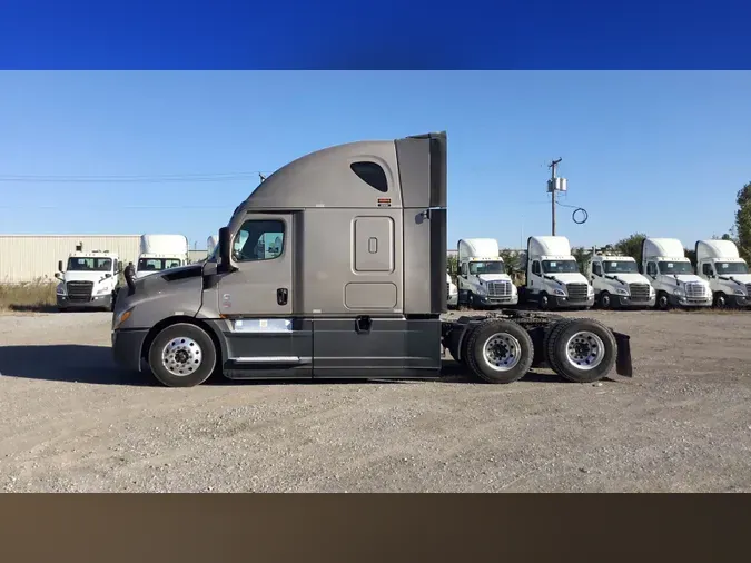 2025 Freightliner Cascadia 126