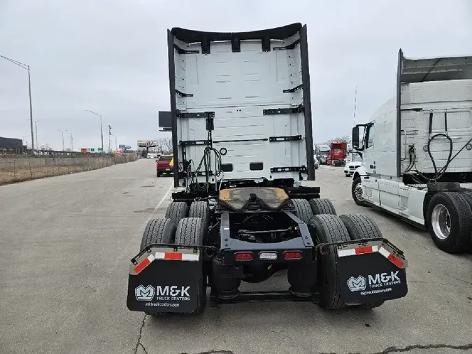 2025 VOLVO VNL64T860