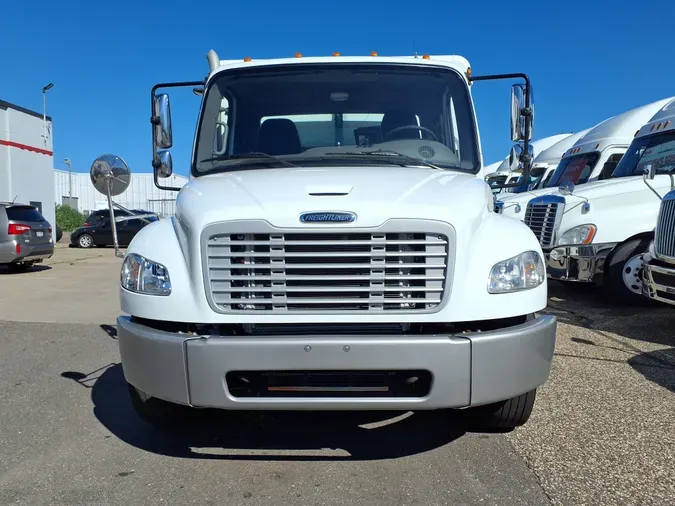 2016 FREIGHTLINER/MERCEDES M2 106