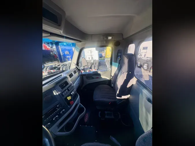 2022 Peterbilt 579