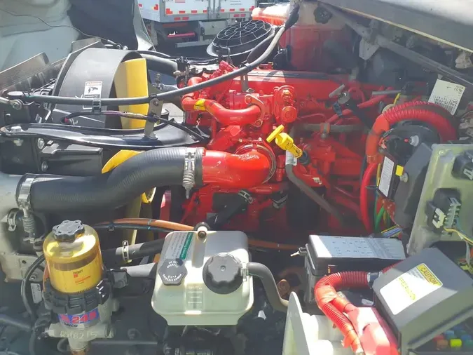 2018 FREIGHTLINER M2 106