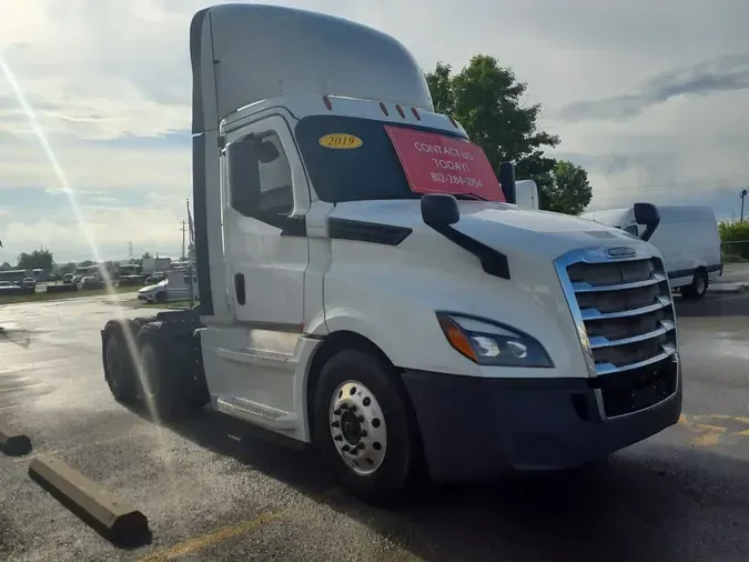 2019 FREIGHTLINER NEW CASCADIA PX12664