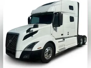 2022 Volvo VNL64T760