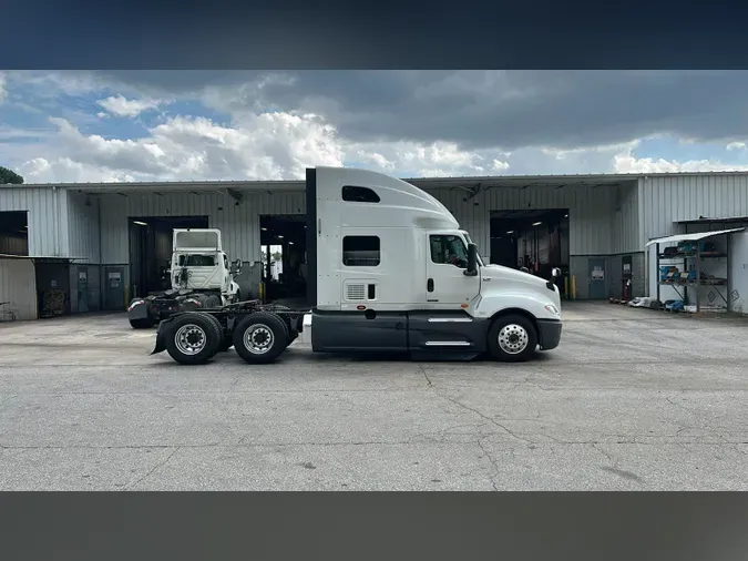 2022 International LT