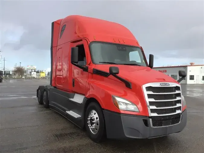 2021 FREIGHTLINER CA126