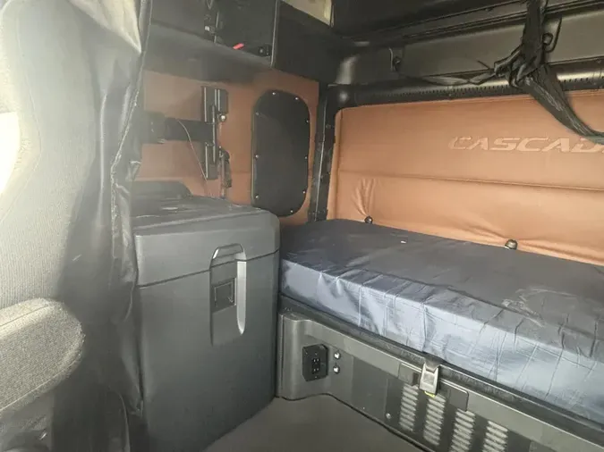 2021 Freightliner New Cascadia 126