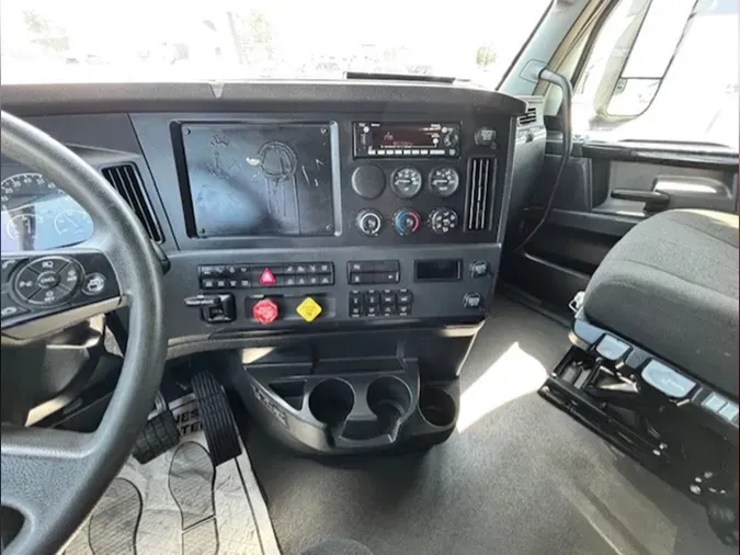 2023 Freightliner Cascadia 126