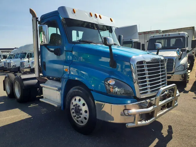 2018 FREIGHTLINER/MERCEDES CASCADIA 125