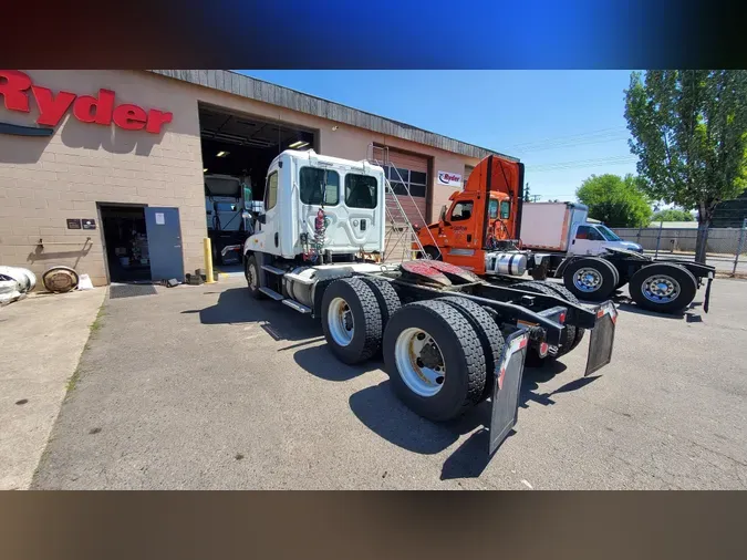 2014 FREIGHTLINER/MERCEDES CASCADIA 125