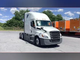 2023 Freightliner Cascadia 126