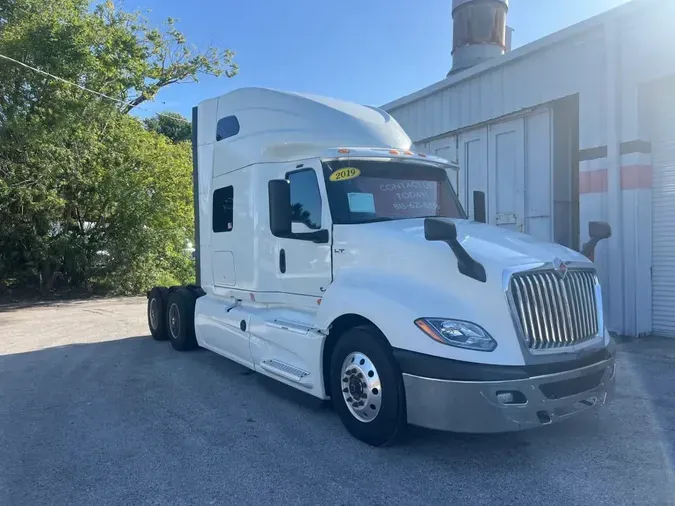 2019 NAVISTAR INTERNATIONAL LT625 SLPR CAB