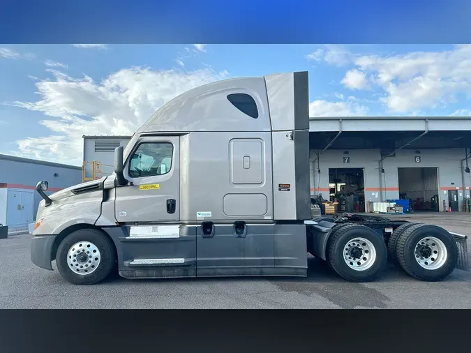 2023 Freightliner Cascadia