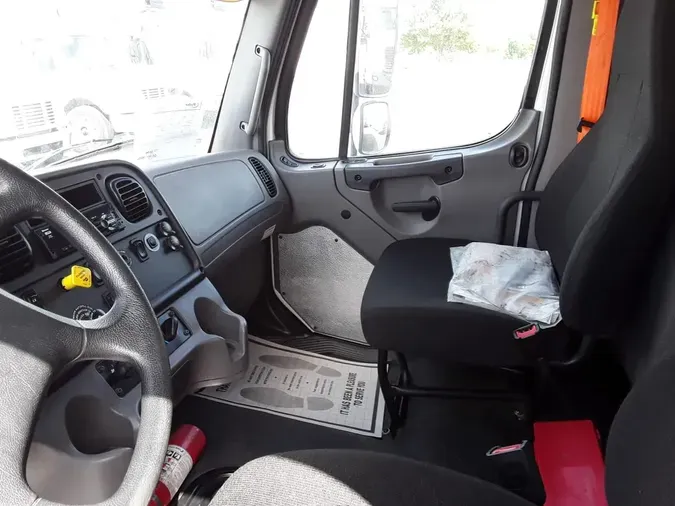 2020 FREIGHTLINER M2 106