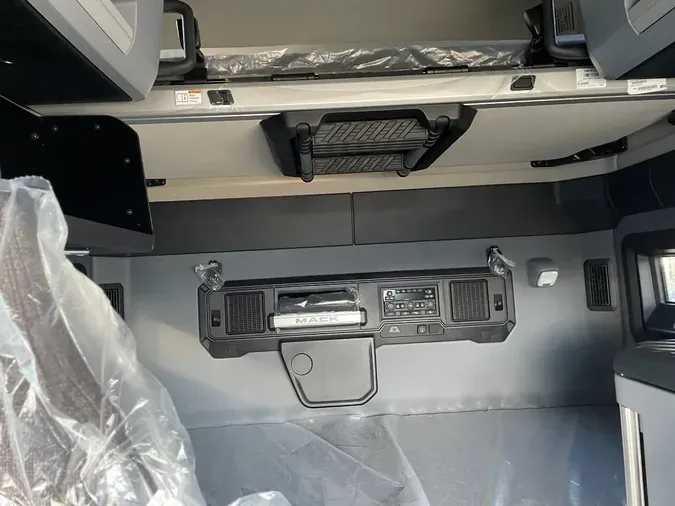 2026 MACK Pioneer 76" High Roof