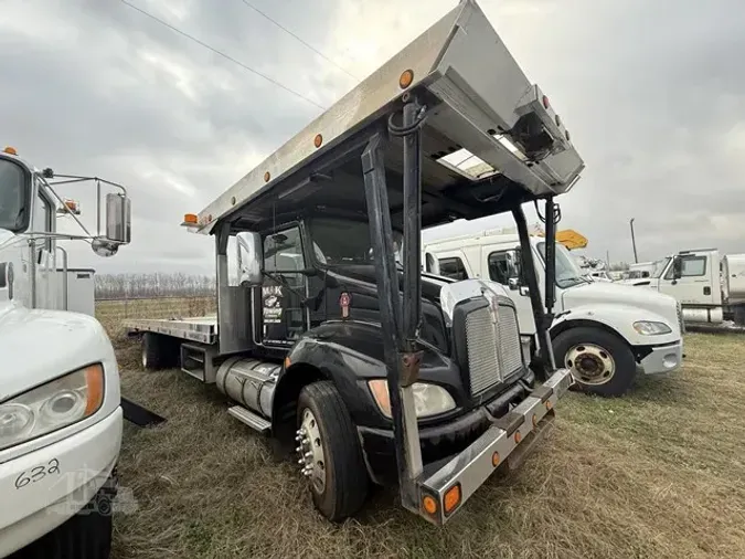 2011 KENWORTH T370