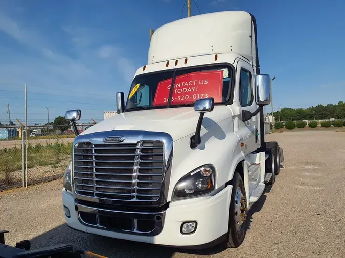 2019 FREIGHTLINER CASCADIA 1255dcec4dc3e5845c1a248a70697a26dab