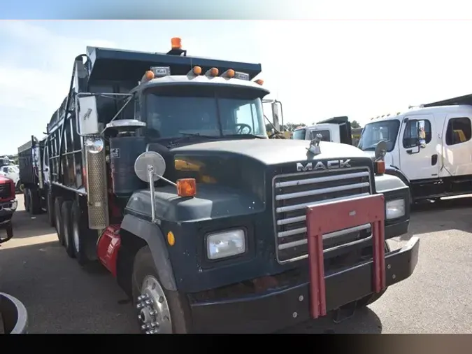 1997 MACK RD688S