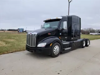 2017 PETERBILT 579