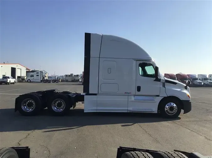 2022 FREIGHTLINER CASCADIA