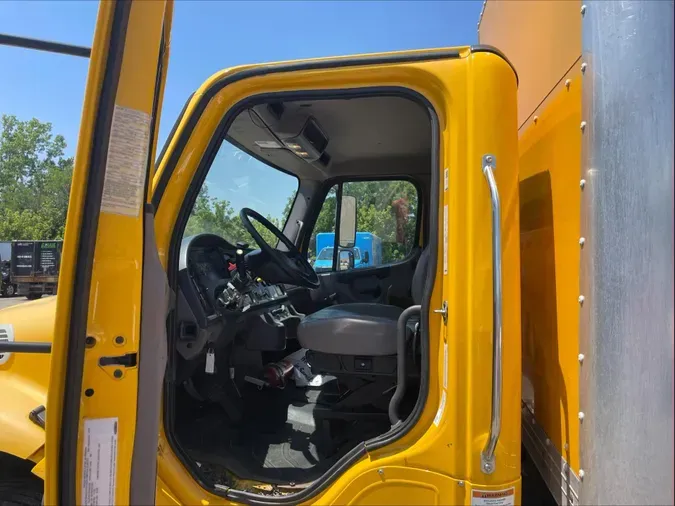 2019 Freightliner Business Class M2 106