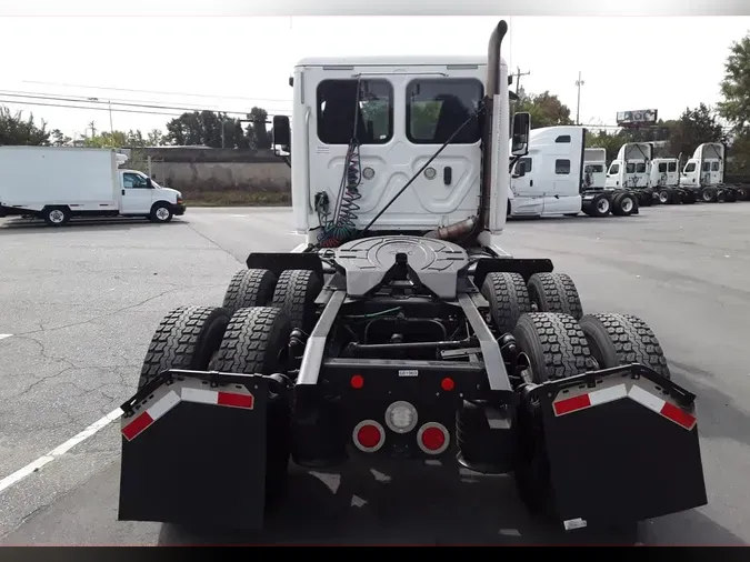2018 FREIGHTLINER/MERCEDES CASCADIA 125