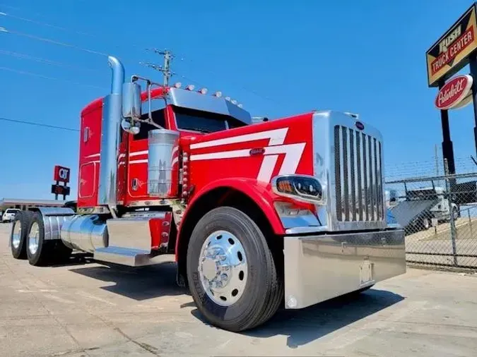 2022 Peterbilt 389