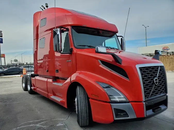 2020 VOLVO VNL64T760