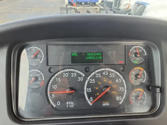 2016 FREIGHTLINER M2 106