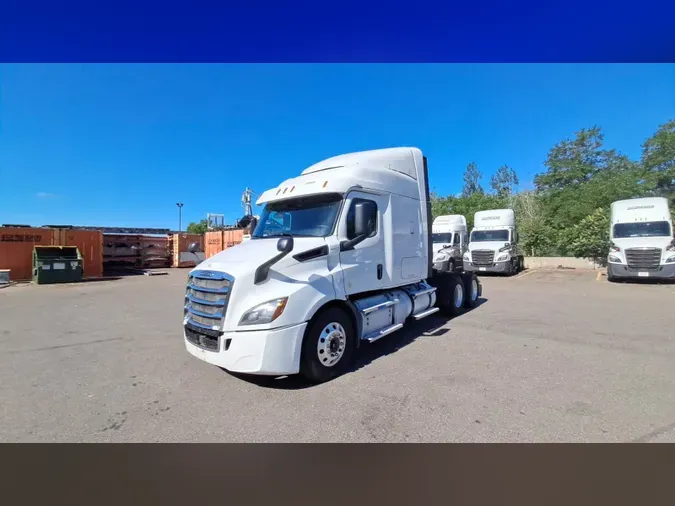 2019 Freightliner Cascadia 126