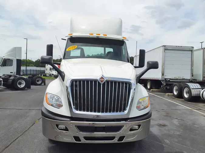 2019 NAVISTAR INTERNATIONAL LT625 DAYCAB T/A