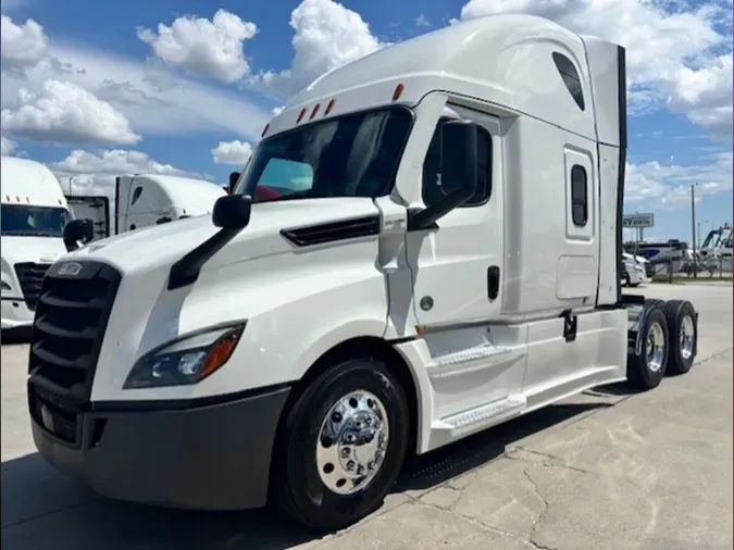 2022 Freightliner Cascadia 126