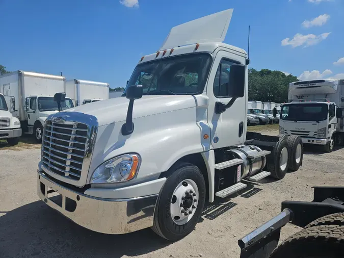 2016 FREIGHTLINER/MERCEDES CASCADIA 1255de74d6b1a78376bdc710d814e904a1c