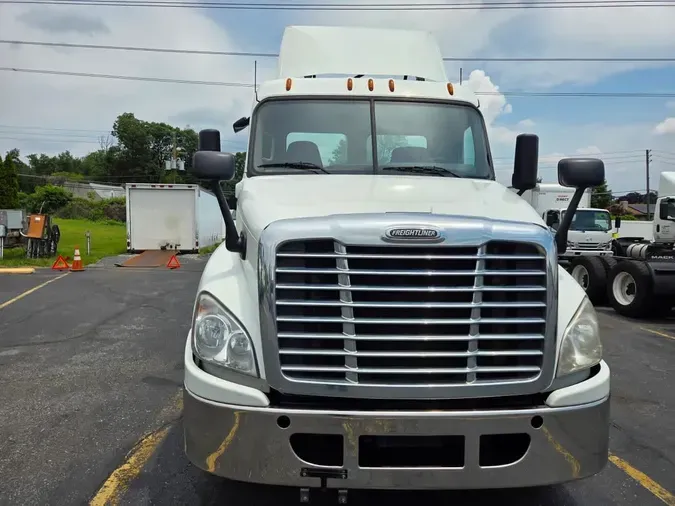 2020 FREIGHTLINER CASCADIA 125