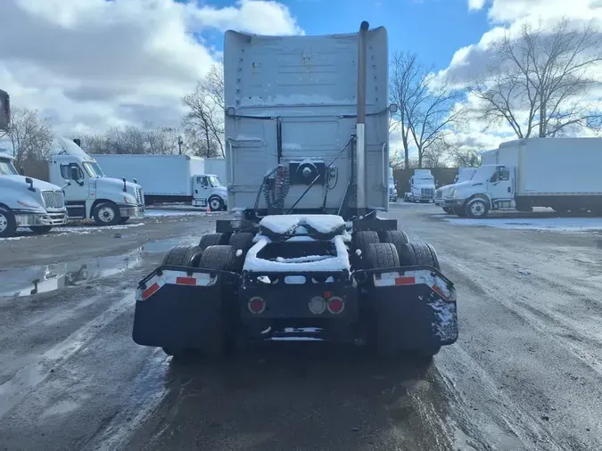 2020 VOLVO VNL64T-7605df1a06f6f911c087c66e4bfd11d448b