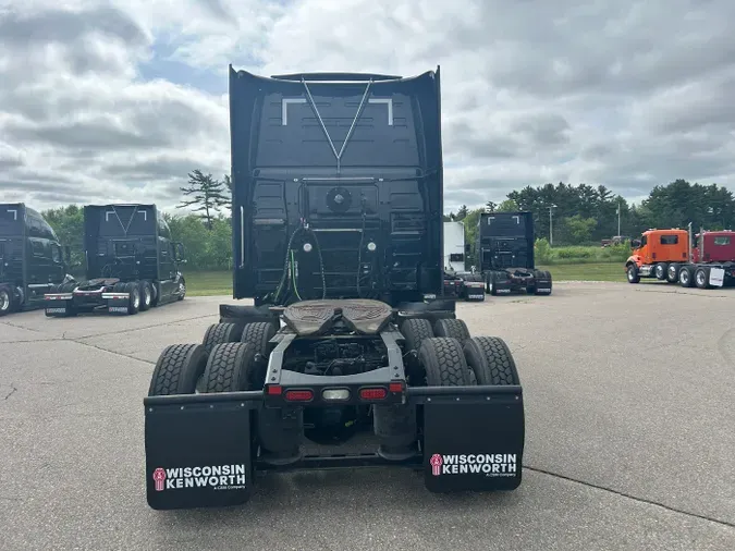 2021 Volvo VNL 860