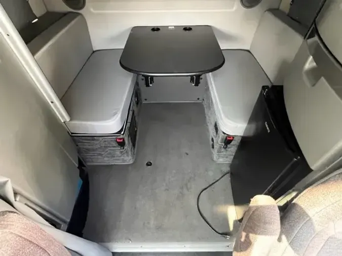 2021 Volvo VNL64T860