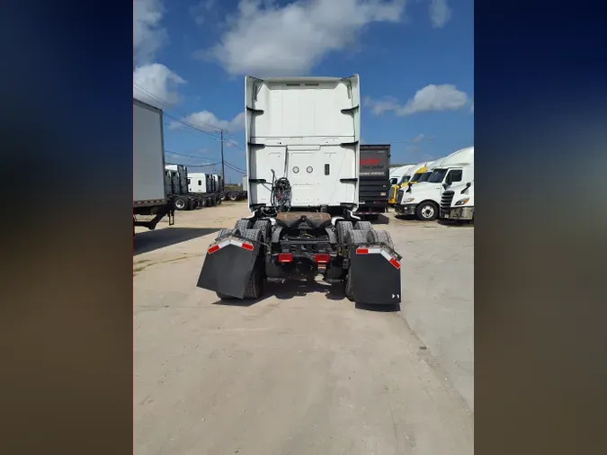 2019 NAVISTAR INTERNATIONAL LT625 SLPR CAB