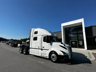 2020 Volvo VNL64T860