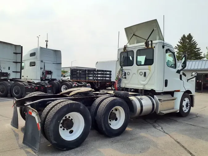 2019 FREIGHTLINER NEW CASCADIA PX12664