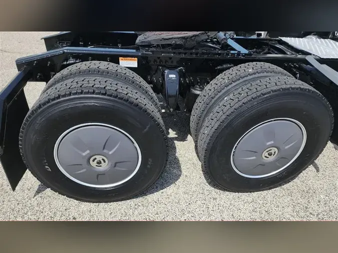 2020 FREIGHTLINER CA126