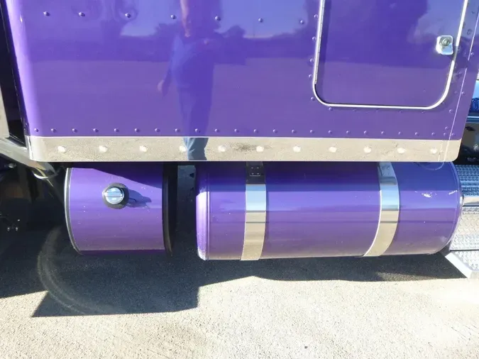 2021 Peterbilt 389